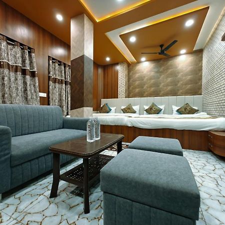 Shri Kailash Pati Guest House- Opposite Kashi Vishwanath Temple Varanasi Exterior photo