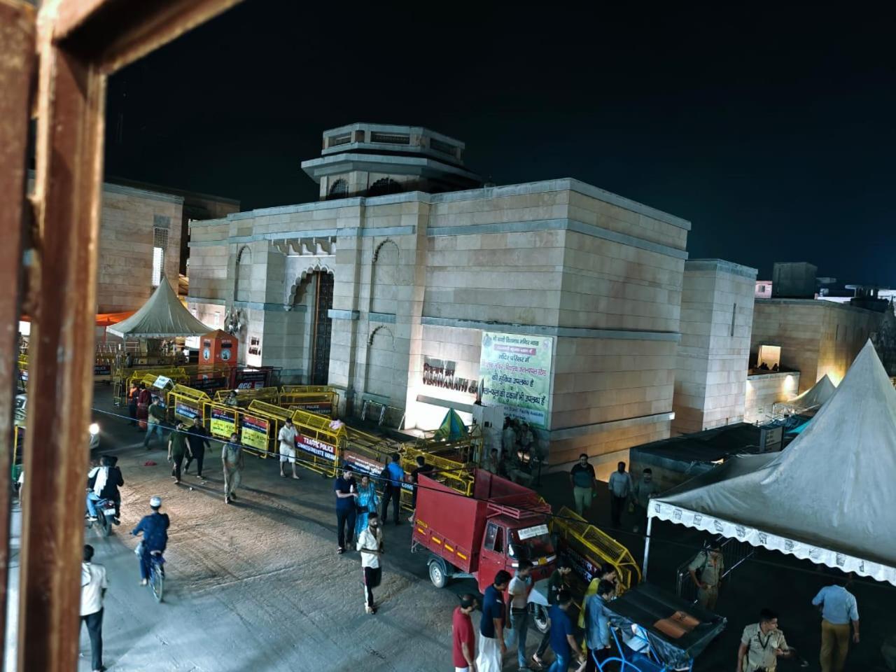 Shri Kailash Pati Guest House- Opposite Kashi Vishwanath Temple Varanasi Exterior photo
