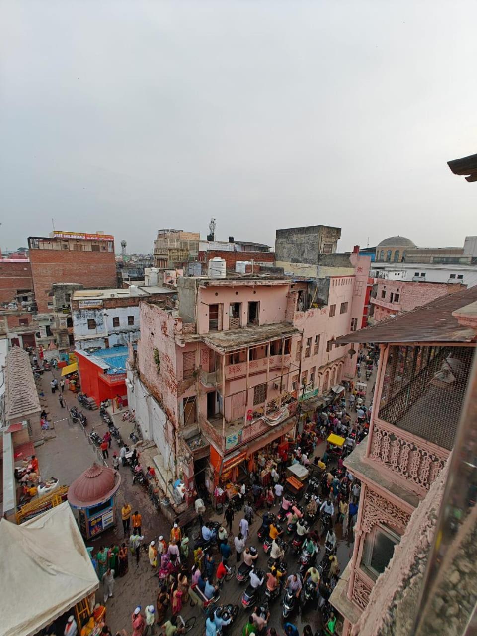 Shri Kailash Pati Guest House- Opposite Kashi Vishwanath Temple Varanasi Exterior photo